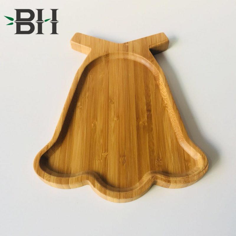 Bamboo Christmas Plates Ring Bell Pattern